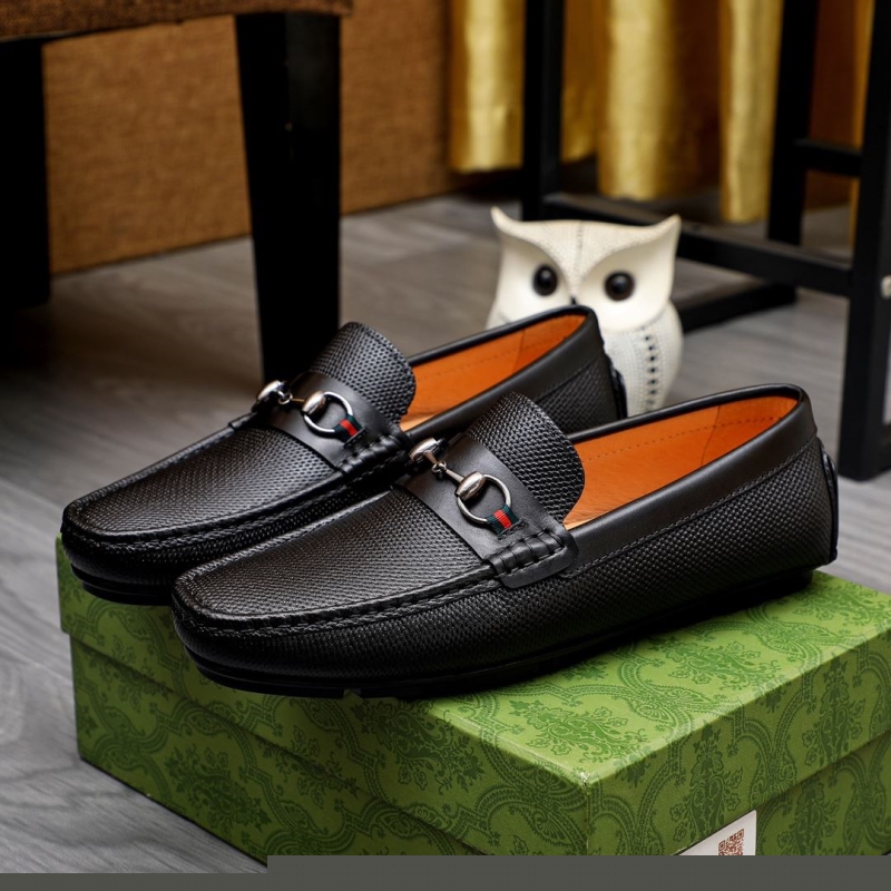 G*u*i leather shoes